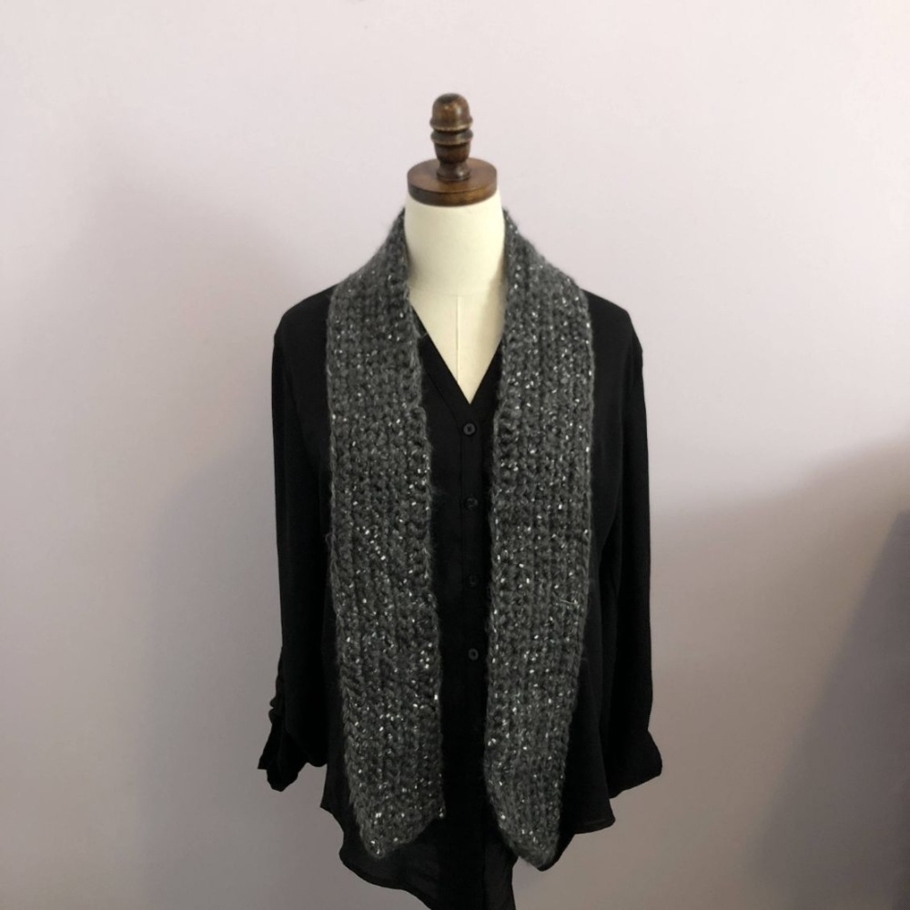 Handmade Grey Scarf - Picture 2 of 8